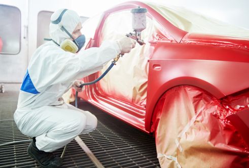 Intégrer les métiers de l’automobile grâce à l’Afpa en Occitanie. Le centre d’Albi est le seul à proposer la formation de peintre en carrosserie